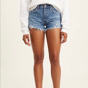 SOLD!  Levi’s 501 Wedgie Shorts